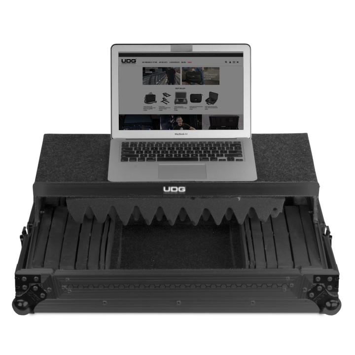 Acquista UDG U91019BL - FC MULTI FORMAT XL BLACK MK3 PLUS (LAPTOP SHELF) online | Merula Strumenti Musicali