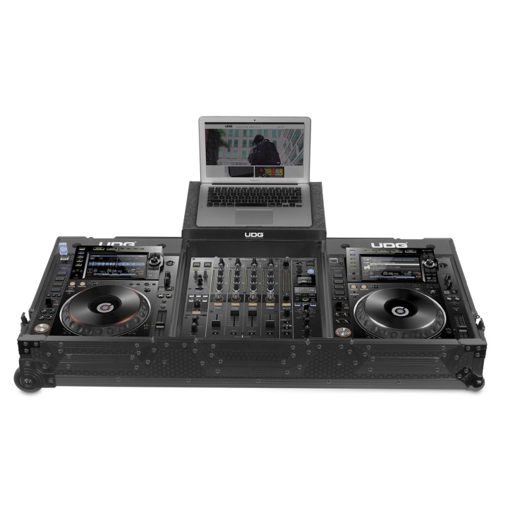 Acquista UDG U91026BL2 - FC PIONEER CDJ-2000/ 900NXS2 BLACK MK2 PLUS (LAPTOP SHELF + WHEELS) online | Merula Strumenti Musicali