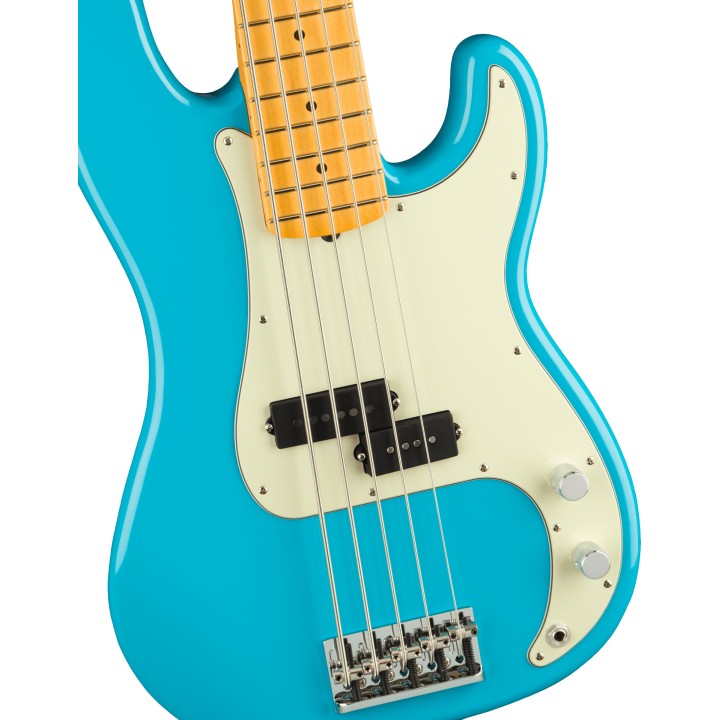 Acquista FENDER American Professional II Precision Bass V, Maple Fingerboard, Miami Blue online | Merula Strumenti Musicali