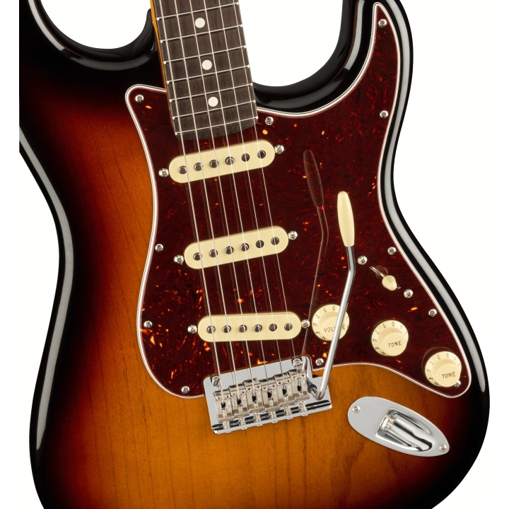 Acquista FENDER American Professional II Stratocaster, Rosewood Fingerboard, 3-Color Sunburst online | Merula Strumenti Musicali
