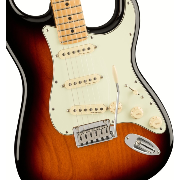 Acquista FENDER Player Plus Stratocaster 3 Color Sunburst 0147312300 online | Merula Strumenti Musicali