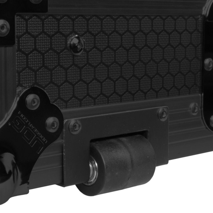 Acquista UDG U91051BL2 - UDG ULTIMATE FLIGHT CASE PIONEER XDJ-RX2 BLACK MK2 PLUS (WHEELS) online | Merula Strumenti Musicali