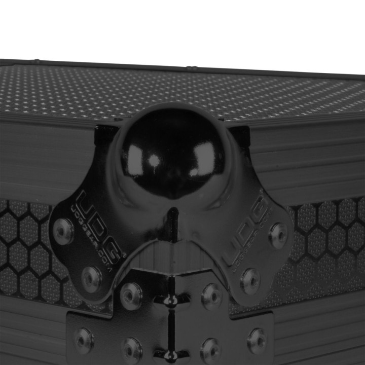 Acquista UDG U91051BL2 - UDG ULTIMATE FLIGHT CASE PIONEER XDJ-RX2 BLACK MK2 PLUS (WHEELS) online | Merula Strumenti Musicali