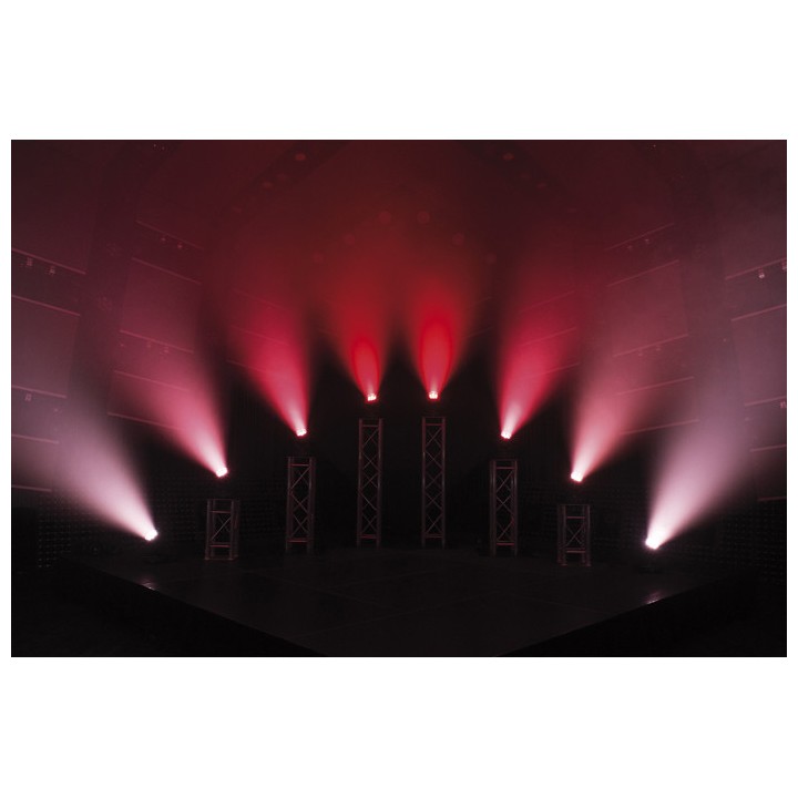 Acquista SHOWTEC SHARK ZOOM WASH ONE online | Merula Strumenti Musicali