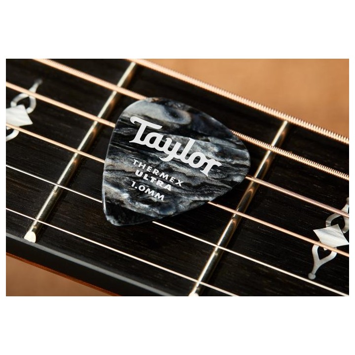 Acquista Taylor 80716 Premium Darktone 351 Thermex Ultra Picks, Black Onyx, 1.00mm, 6-Pack online | Merula Strumenti Musicali