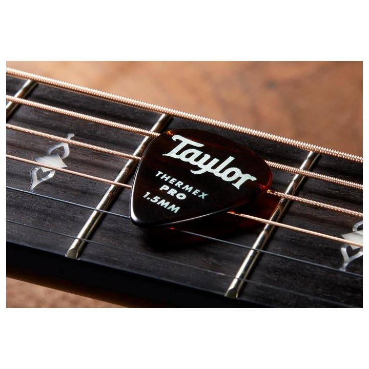 Acquista Taylor 80759 Premium Darktone 351 Thermex Pro Picks, Tortoise Shell, 1.50mm, 6-Pack online | Merula Strumenti Musicali