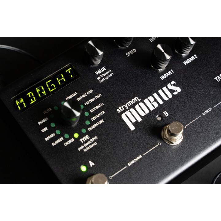 Acquista STRYMON MOBIUS MIDNIGHT EDITION online | Merula Strumenti Musicali