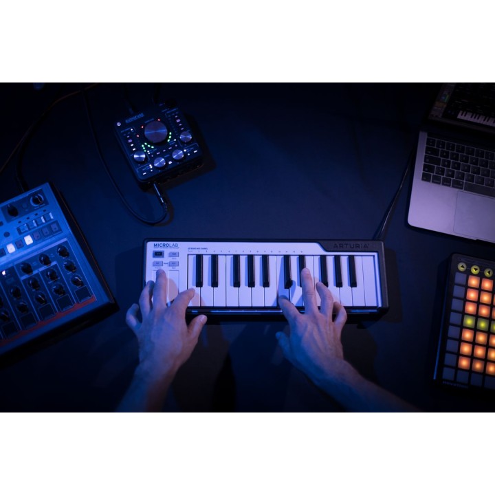 arturia-microlab-black-controller