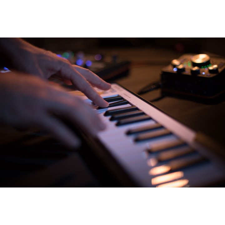 arturia-microlab-black-controller