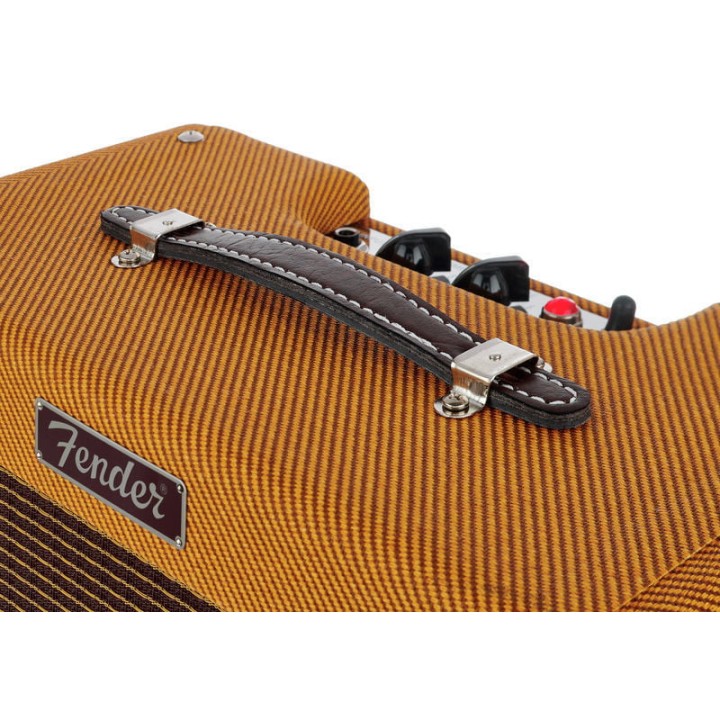 Acquista FENDER Pro Junior IV Ltd online | Merula Strumenti Musicali