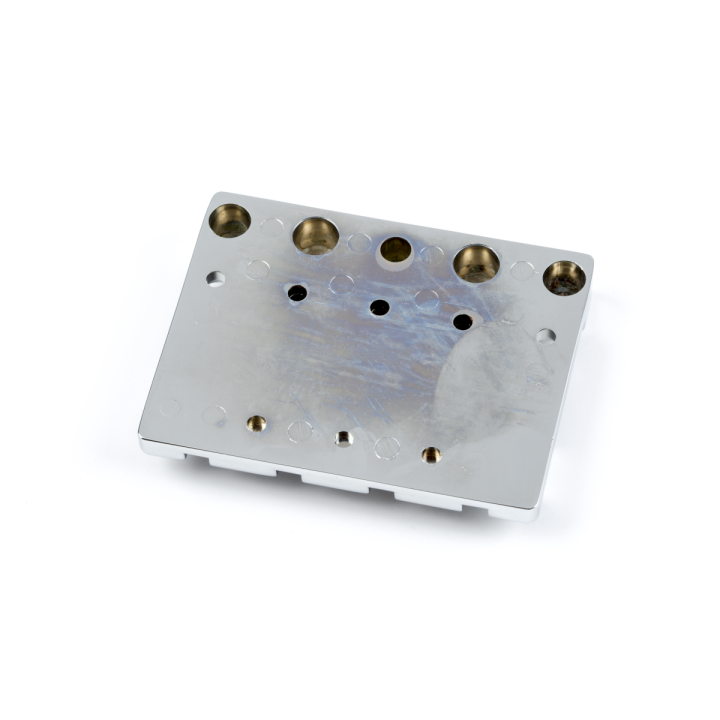 Acquista FENDER 0994407000 High Mass Bass Bridge IV Zinc Saddles online | Merula Strumenti Musicali