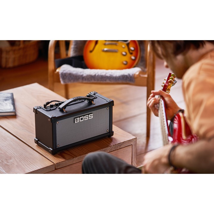 Acquista BOSS Dual Cube Lx online | Merula Strumenti Musicali