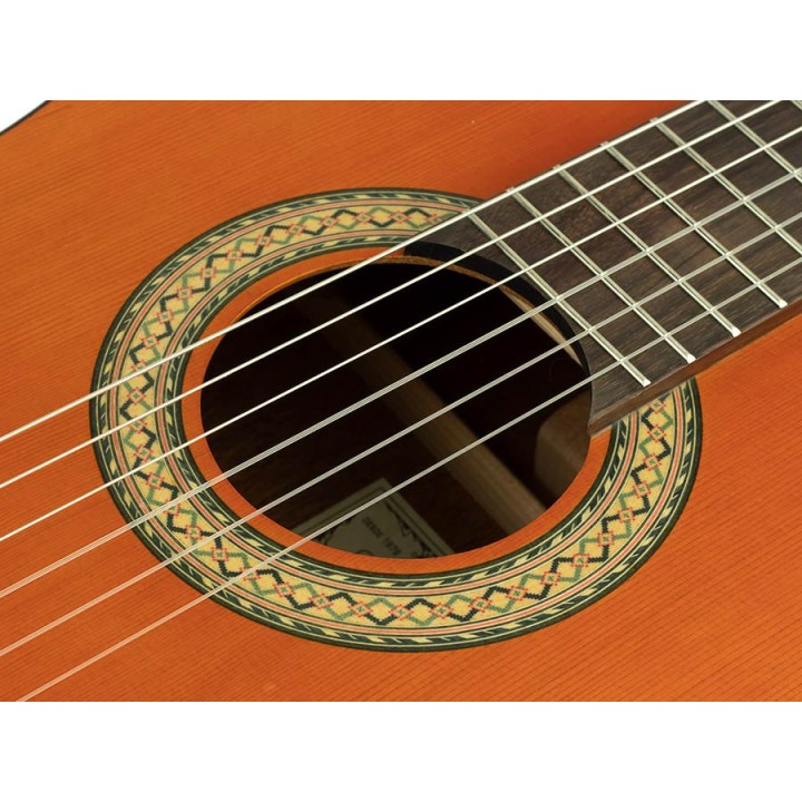Acquista SALVADOR CORTEZ LUNA C - CHITARRA CLASSICA 4/4 - SERIE IBERIA online | Merula Strumenti Musicali