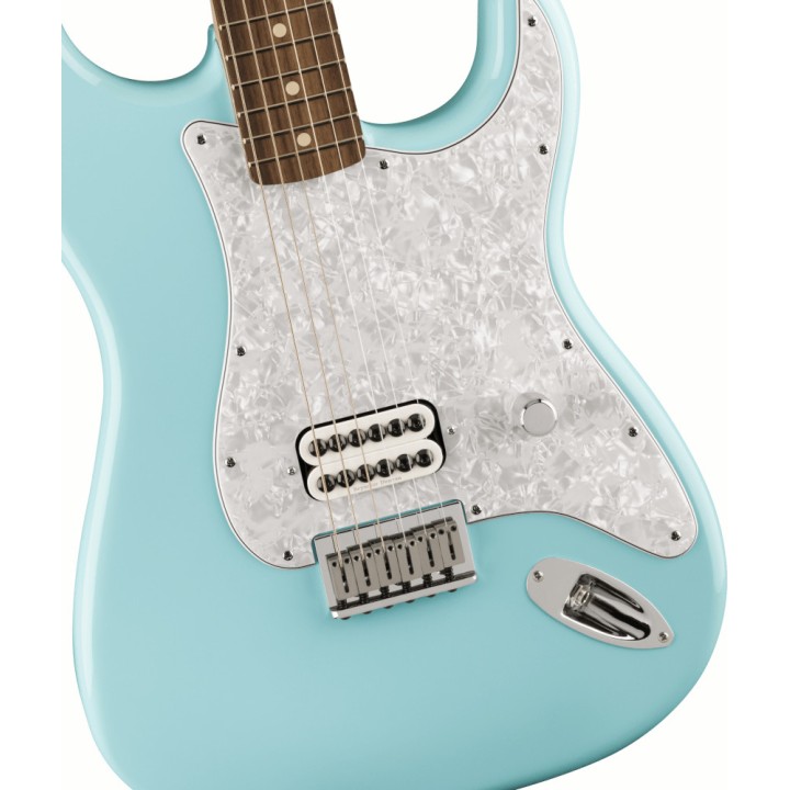 Acquista FENDER Tom Delonge Stratocaster, Rosewood Fingerboard, Daphne Blue online | Merula Strumenti Musicali