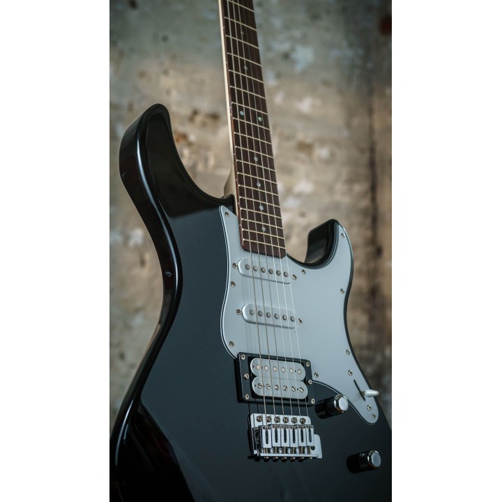 Acquista YAMAHA Pacifica 112V BL - Black online | Merula Strumenti Musicali