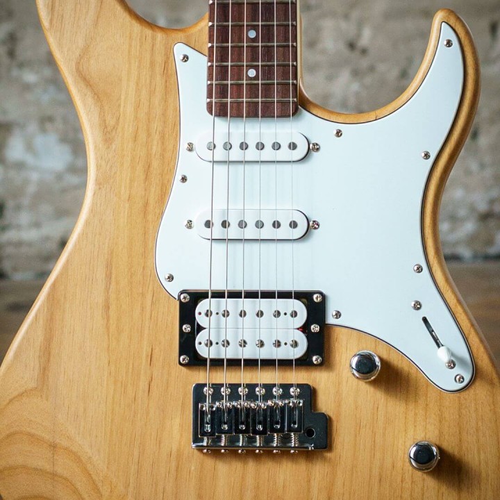 Acquista YAMAHA PACIFICA112VYNS online | Merula Strumenti Musicali