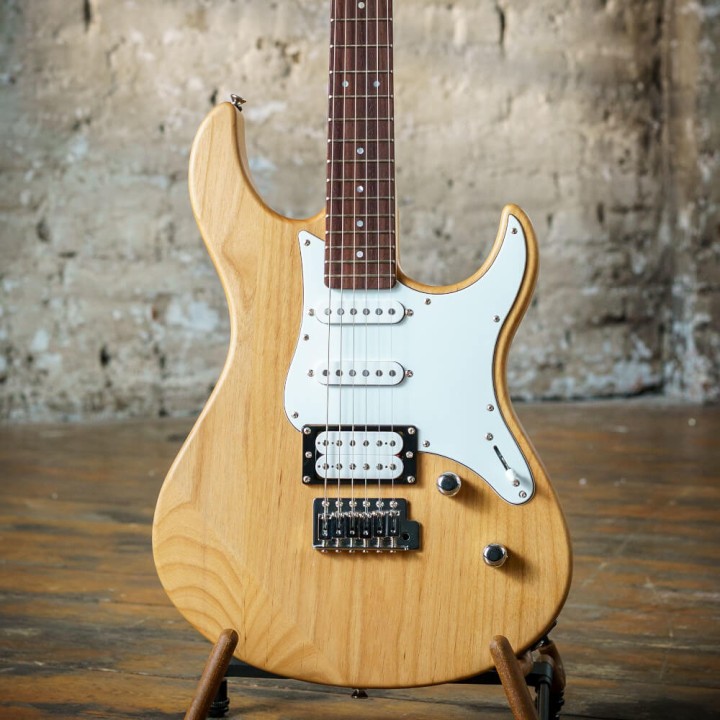 Acquista YAMAHA PACIFICA112VYNS online | Merula Strumenti Musicali