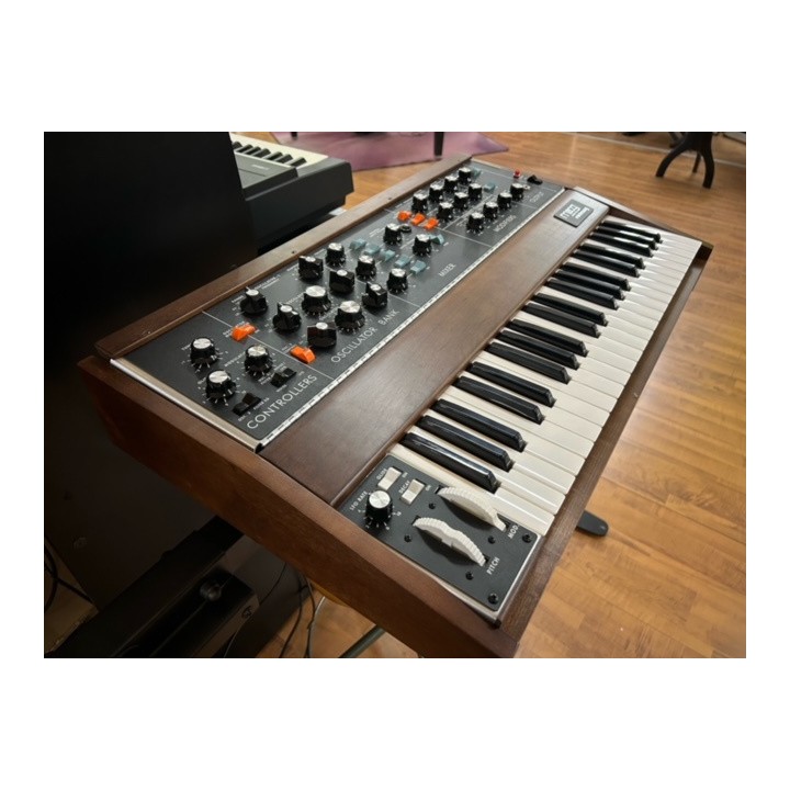 moog-music-minimoog-model-d-2022-synth