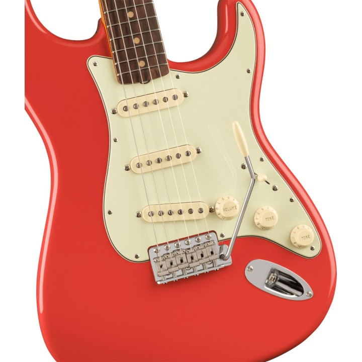 Acquista FENDER American Vintage II 1961 Stratocaster, Rosewood Fingerboard, Fiesta Red online | Merula Strumenti Musicali