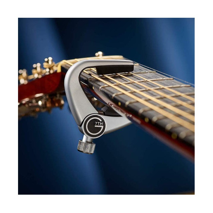 Acquista G7TH NEWPORT CAPO LIGHT C31513 online | Merula Strumenti Musicali