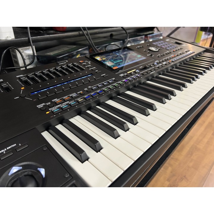 Acquista KORG PA5X 61 (EX DEMO) (EX-DEMO) online | Merula Strumenti Musicali
