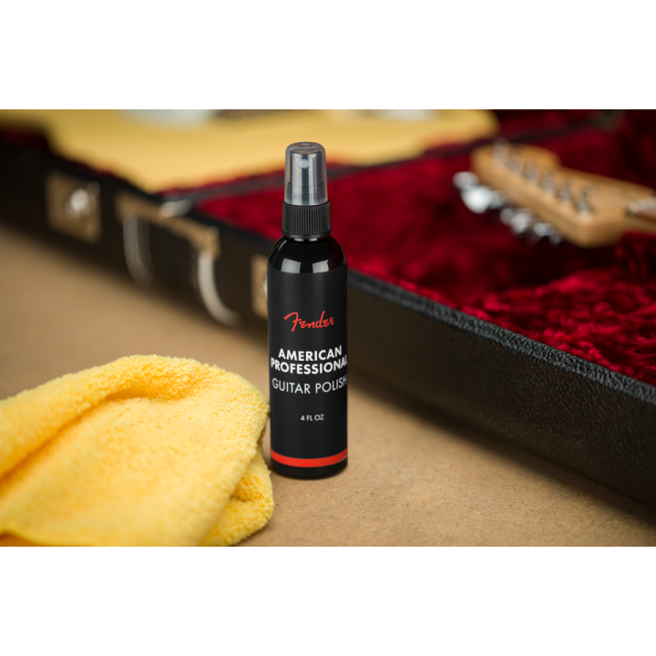 Acquista FENDER 0990528000 4 OZ POLISH & CLOTH CARE online | Merula Strumenti Musicali