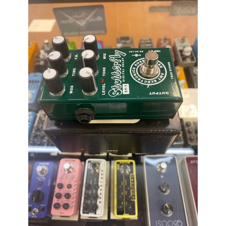 Acquista AMT SY-1 Stutterfly Digital Delay online | Merula Strumenti Musicali