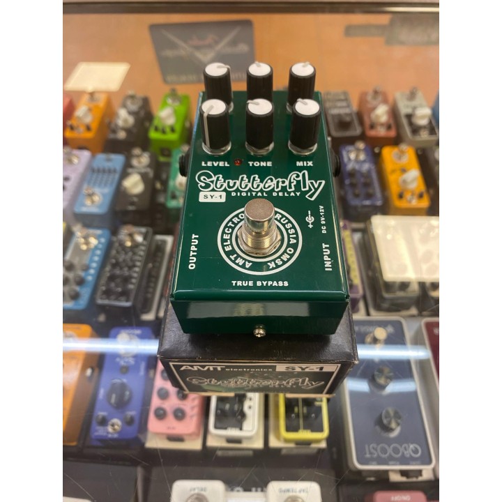Acquista AMT SY-1 Stutterfly Digital Delay online | Merula Strumenti Musicali