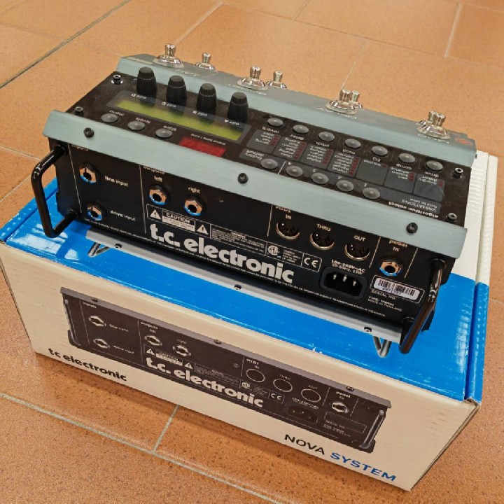 Tc Electronic Nova System Pedaliera multieffetto per chitarra