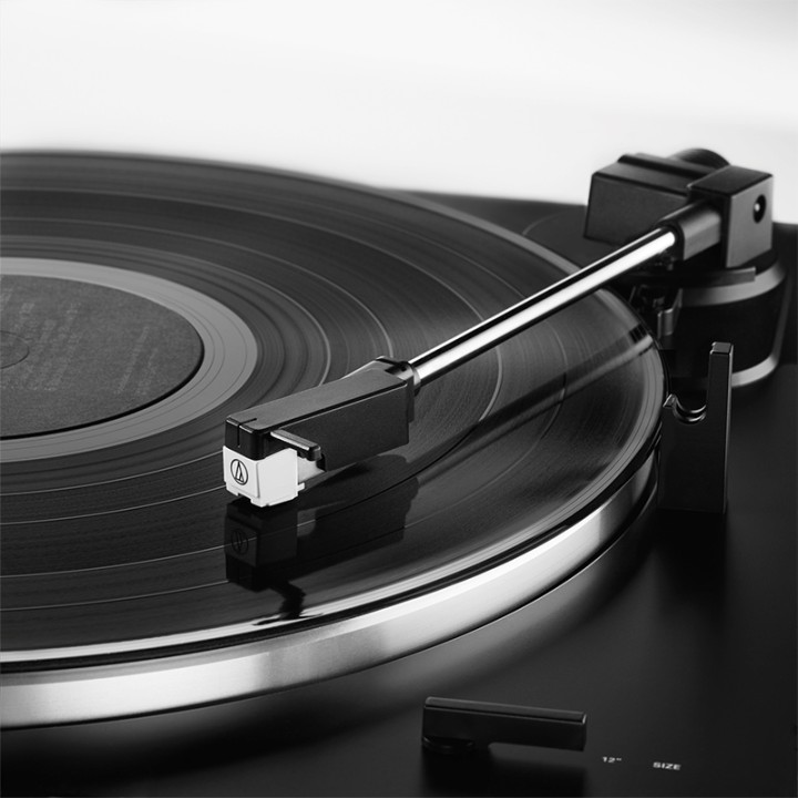 AUDIO-TECHNICA - AT-LP60XBT BK: Giradischi Automatico con trazione a cinghia Bluetooth