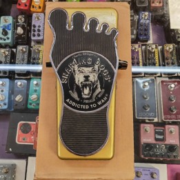 Snarling Dogs | Bawl Buster Bass Wah