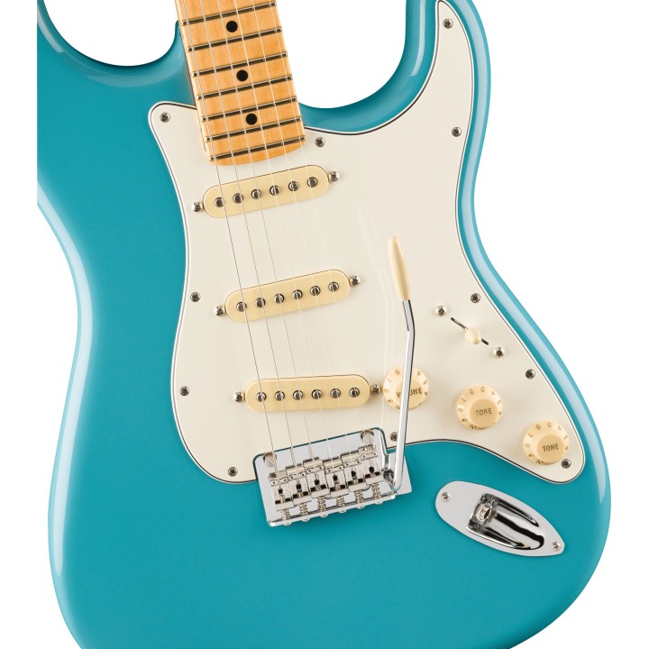 Fender Player II Stratocaster, Maple Fingerboard, Aquatone Blue online | Merula Strumenti Musicali