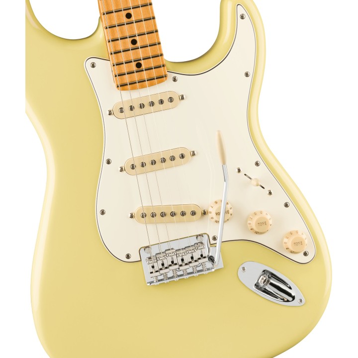 Acquista FENDER Player II Stratocaster, Maple Fingerboard, Hialeah Yellow online | Merula Strumenti Musicali