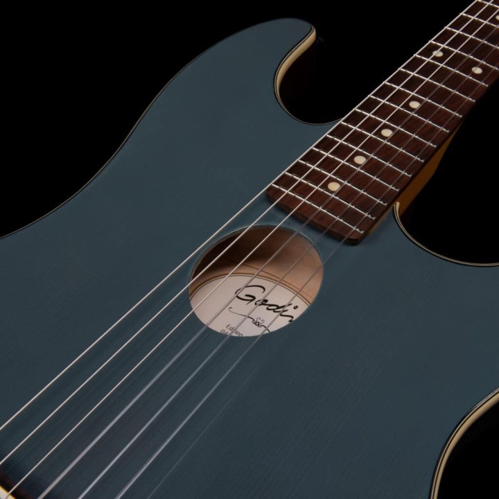 Acquista GODIN G-Tour Nylon Limited Arctik Blue Eq With Bag online | Merula Strumenti Musicali