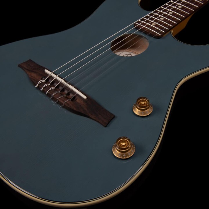 Acquista GODIN G-Tour Nylon Limited Arctik Blue Eq With Bag online | Merula Strumenti Musicali