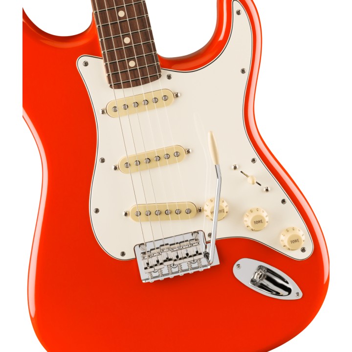 FENDER - Player II Stratocaster, Rosewood Fingerboard, Coral Red | Merula Strumenti Musicali