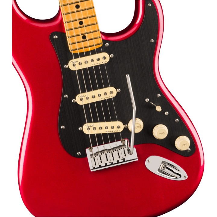 Fender American Ultra II Stratocaster, Maple Fingerboard, Sinister Red. Chitarra elettrica Solid Body, MERULA.