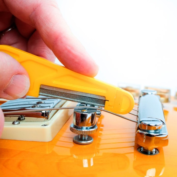MUSIC NOMAD MN-MN650 DIAMOND COATED NUT FILE 010 | Merula Strumenti Musicali