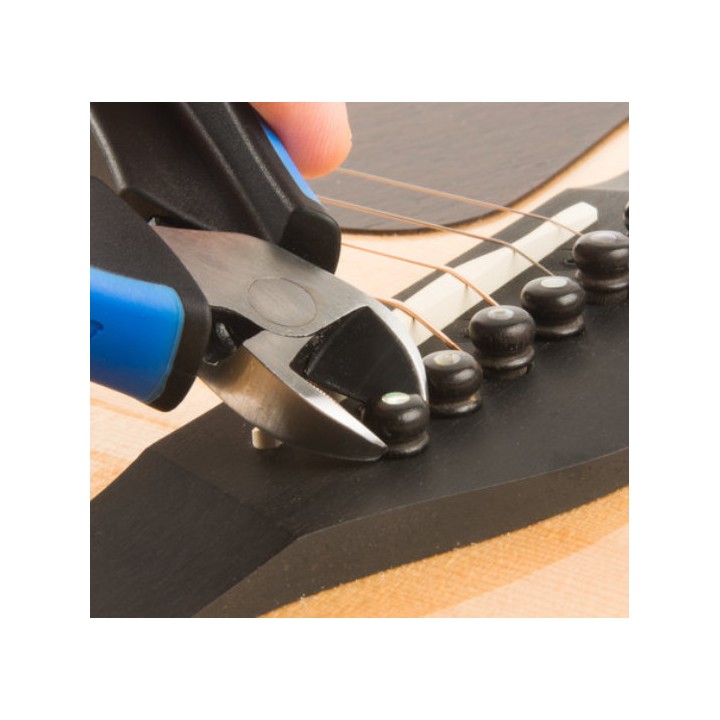 MUSIC NOMAD MN226 GRIP CUTTER - PREMIUM STRING CUTTER SHEATH