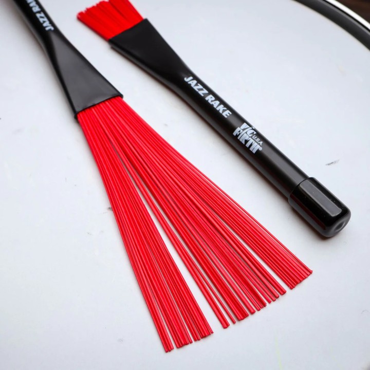 Acquista VIC FIRTH Spazzole Nylon Jazz Rake - Ab-Bjr online | Merula Strumenti Musicali