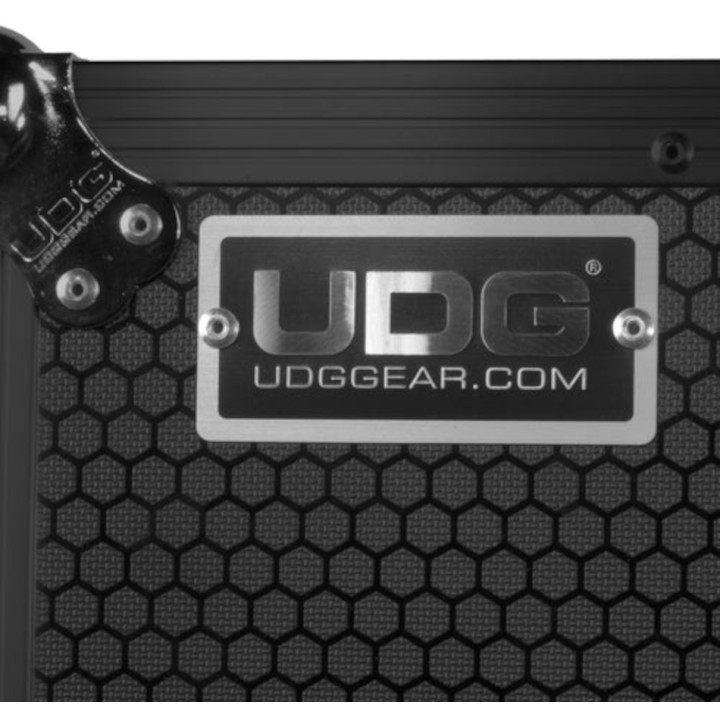 Acquista UDG U91087BL - ULTIMATE FLIGHT CASE PIONEER OPUS-QUAD BLACK PLUS (L&W) online | Merula Strumenti Musicali