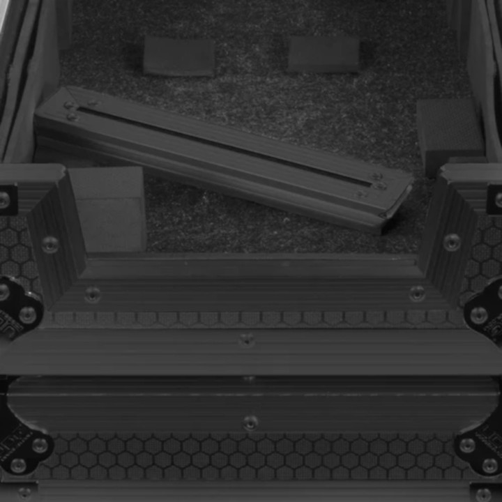 Acquista UDG U91087BL - ULTIMATE FLIGHT CASE PIONEER OPUS-QUAD BLACK PLUS (L&W) online | Merula Strumenti Musicali