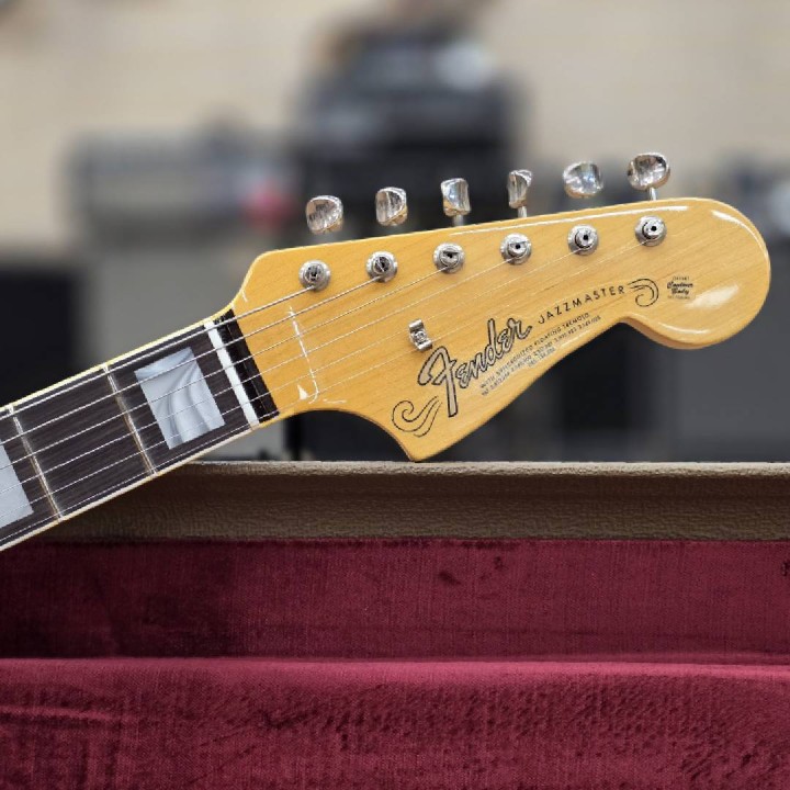 Acquista FENDER 1967 Jazzmaster DLX Closet Classic, 3A Rosewood Fingerboard, 3-Color Sunburst online | Merula Strumenti Musicali