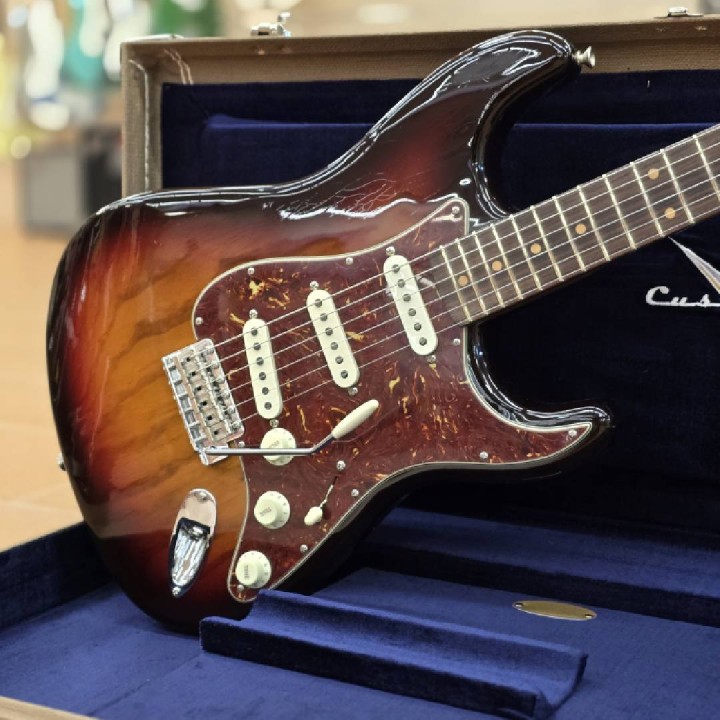 Fender Custom Shop | 2023 Collection LTD Roasted Pine Strat - DLX Closet Classic, Chocolate 3-Color Sunburst