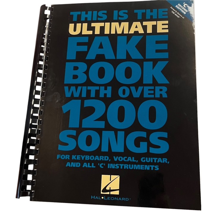 Acquista HAL LEONARD This Is Ultimate Fake Book "C Edition" online | Merula Strumenti Musicali