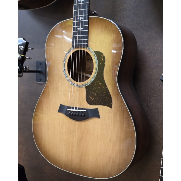 Taylor - 517e Urban Ironbark, Torrefied Sitka