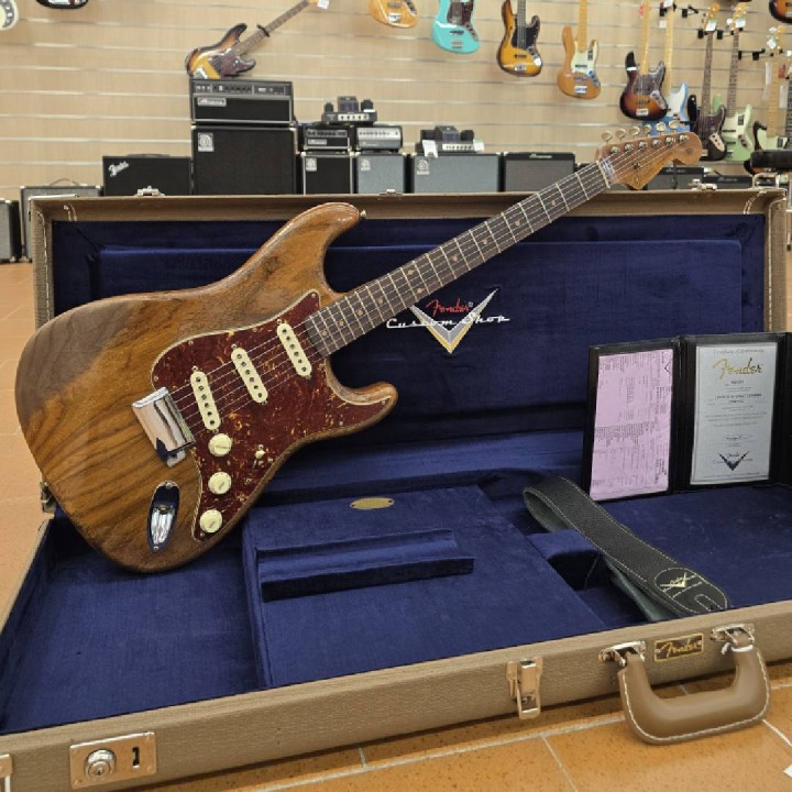 Limited Edition Roasted '61 Strat - Super Heavy Relic, Aged Natural 