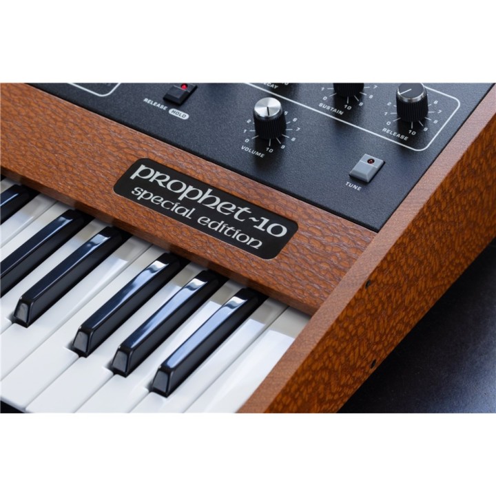 Sequential Prophet-10 Special Edition, sintetizzatore analogico fronte