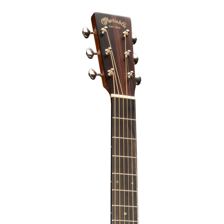 Martin - D-17 (2025)