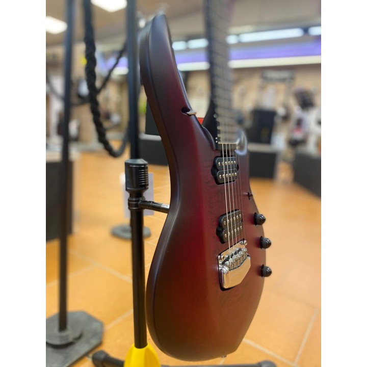 Music Man - Majesty Amaranth Red